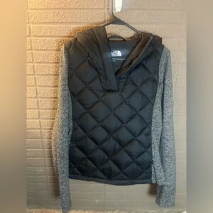 The North Face Women's Black and Gray Pullover Jacket